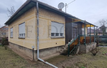 Eladó családi ház