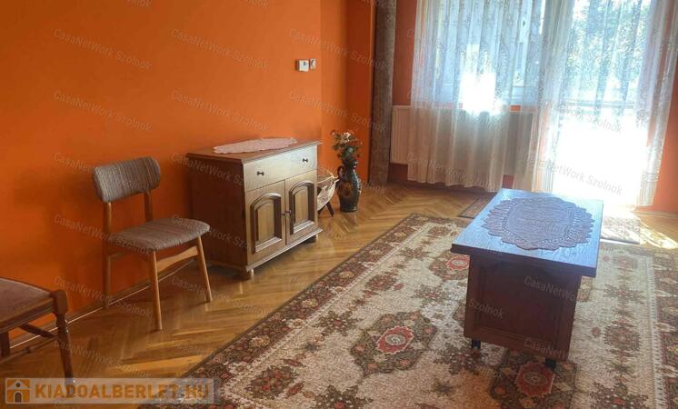 Szolnokon a Patak utcában 2 szobás lakás kiadó!                                 