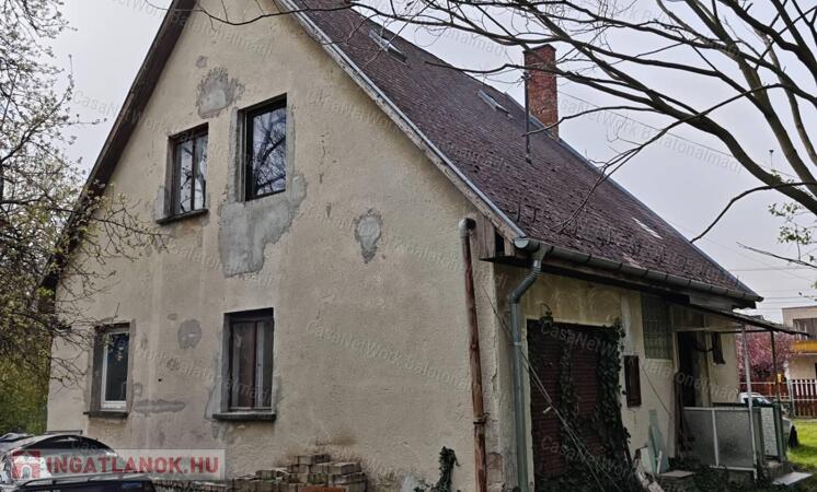 Felújítandó nyaraló eladó Alsóörsön a strand közelében
