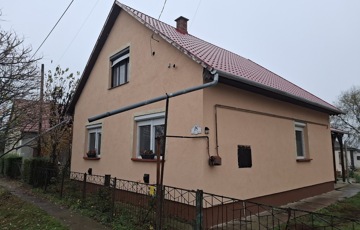 Eladó családi ház