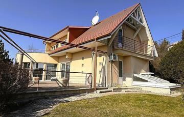 Eladó családi ház