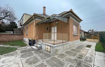 Eladó családi ház