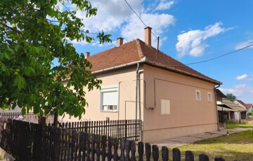 Eladó családi ház