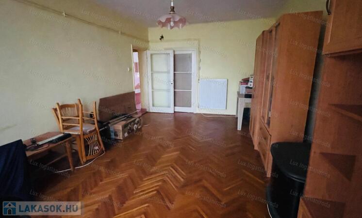 Komárom szívében 4. emeleti 55 m2-es lakást kínálok eladásra!                                 