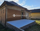 Eladó családi ház Pécs 54 990 000 Ft