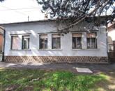 Eladó kétgenerációs családi ház Törökszentmiklós központjában!