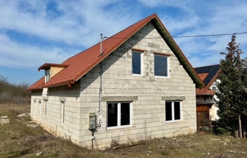 Eladó családi ház