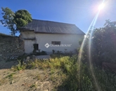 Eladó családi ház Pécs 88 900 000 Ft