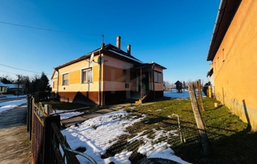 Eladó családi ház