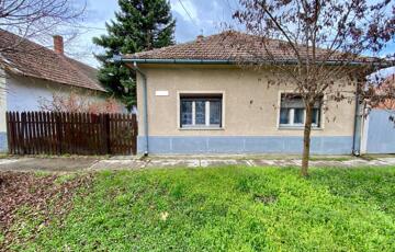 Eladó családi ház