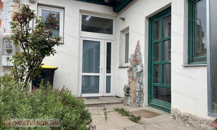 Kertkapcsolatos lakás a Sissy kastély szomszédságában