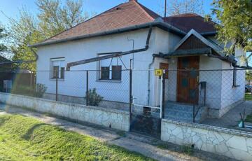 Eladó családi ház