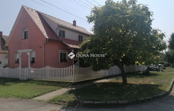 Eladó családi ház
