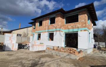 Eladó családi ház