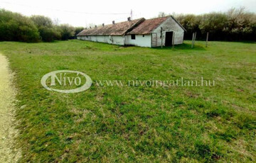 Eladó telek/földterület