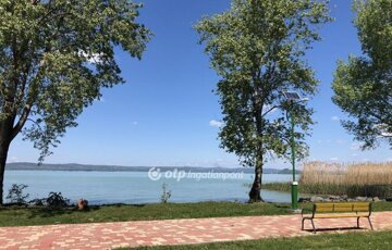 Eladó telek/földterület