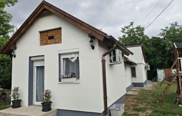 Eladó családi ház