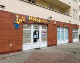 Szolnokon a Tófenék úton üzlethelyiség kiadó!