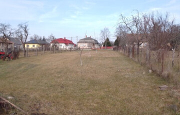 Eladó telek/földterület