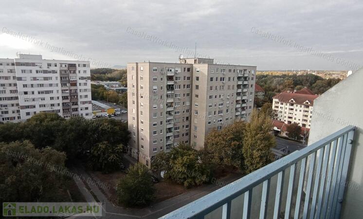 Jó állapotú panel lakás kiváló helyen                                 