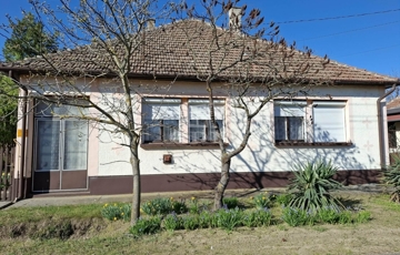 Eladó családi ház