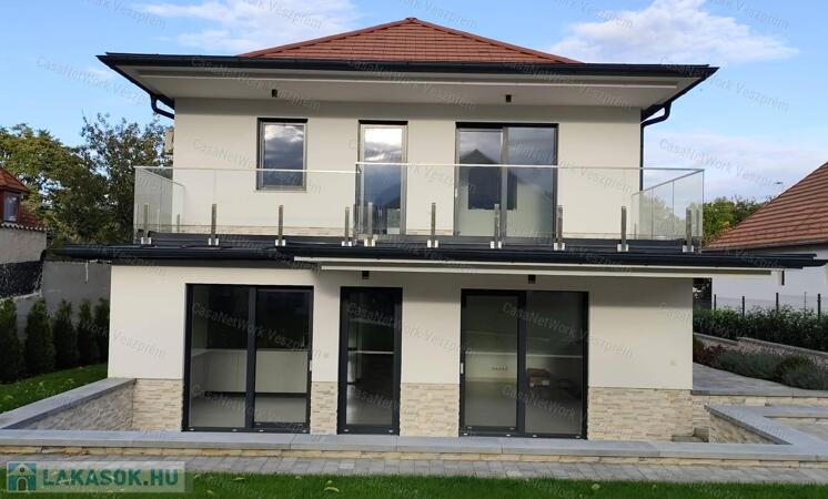 Új építésű három hálószobás lakás kiadó!                                 