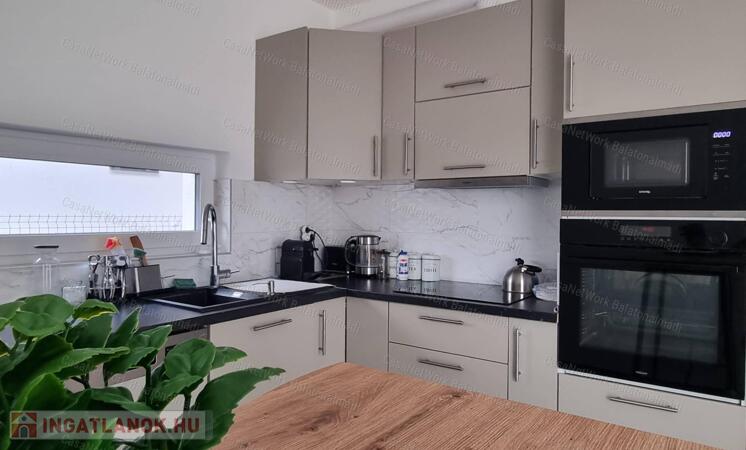 Eladó új építésű ikerházfél Balatonkenesén!