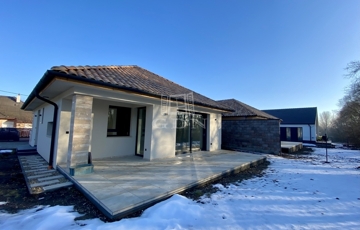 Eladó családi ház