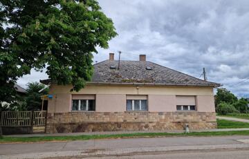 Eladó családi ház