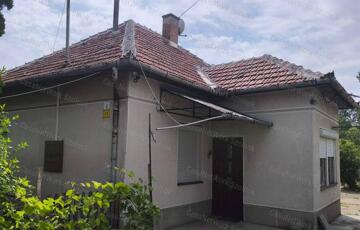 Eladó családi ház