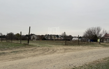 Eladó telek/földterület