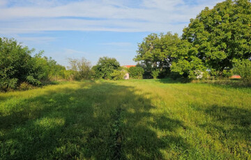 Eladó telek/földterület