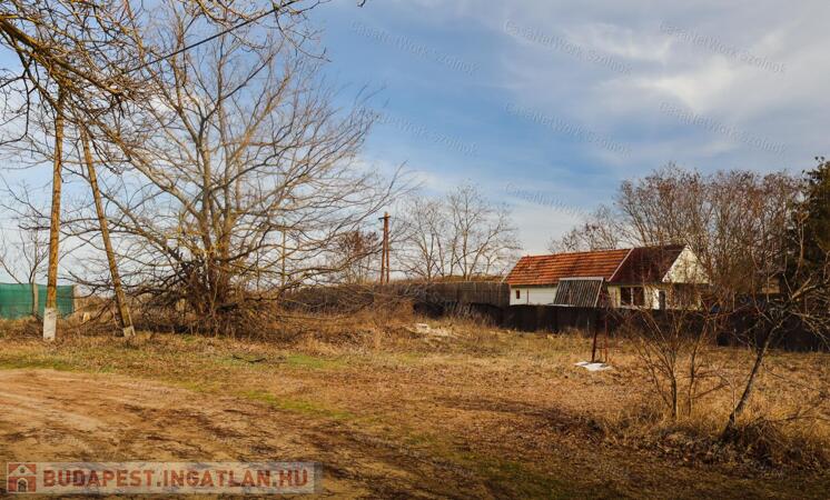 Eladó üdülőövezeti telek, Tápiószentmárton                                 