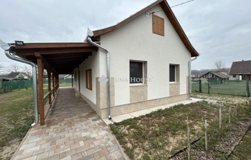 Eladó családi ház