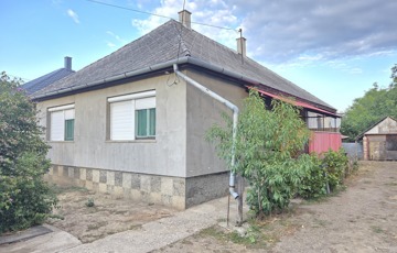 Eladó családi ház