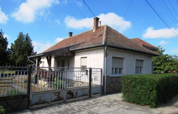 Eladó családi ház
