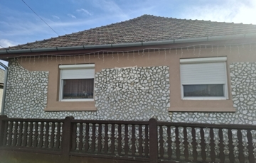 Eladó családi ház