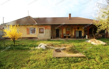 Eladó családi ház