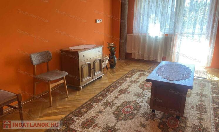 Szolnokon a Patak utcában 2 szobás lakás kiadó!