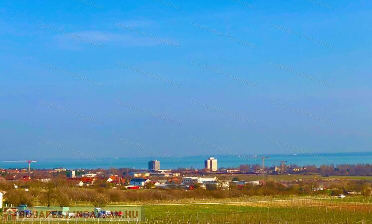 Kivételes lehetőség - építési telek Balatonfüreden                                 