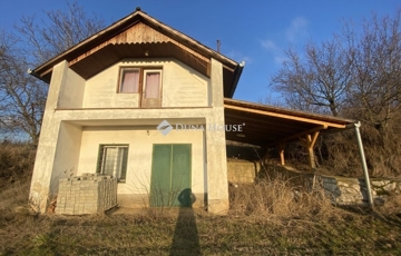 Eladó családi ház