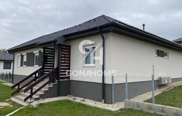 Eladó családi ház