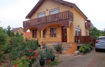 Eladó családi ház