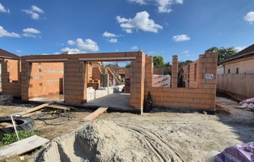 Eladó családi ház