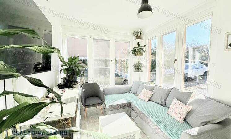 Meghitt, napfényes családi otthon                                 