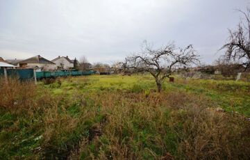 Eladó telek/földterület