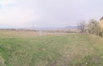 Eladó telek/földterület