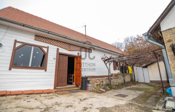 Eladó családi ház