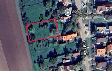 Eladó telek/földterület