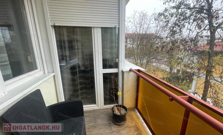 Teljeskörűen felújított 3 szobás lakás eladó!